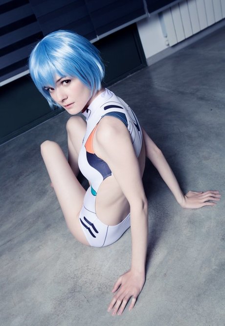 アーミーガールズオンリーファン セクシー裸 写真