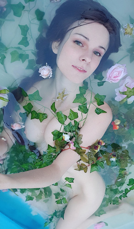 ラテン系メイドOnlyFans 裸 画像