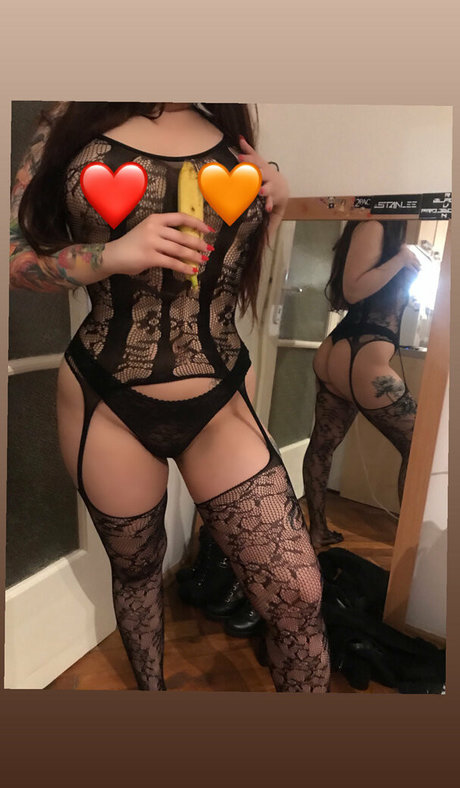 louiseluckafree かわいいポルノスター 写真