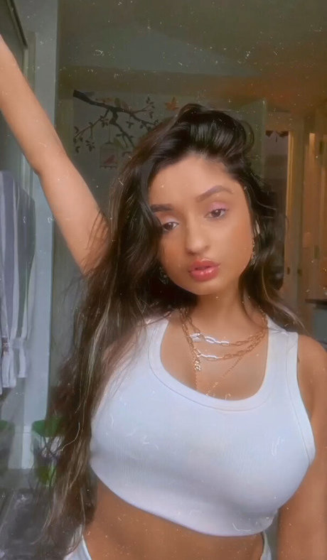 Alina M ヌード女優 画像