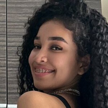 女性ボディビルダー オンリーファンズ ホットセックス 画像