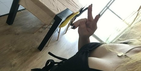 stefanyfreitass トップスター ギャラリー