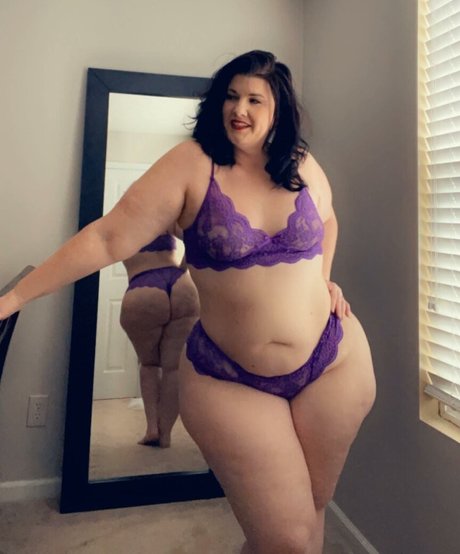 Crystal McBootay アートモデル 写真