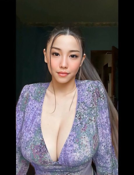 Yoko Matsuda 裸のモデル 写真