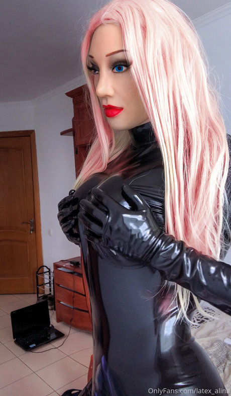 latex alina 完璧なスター 写真
