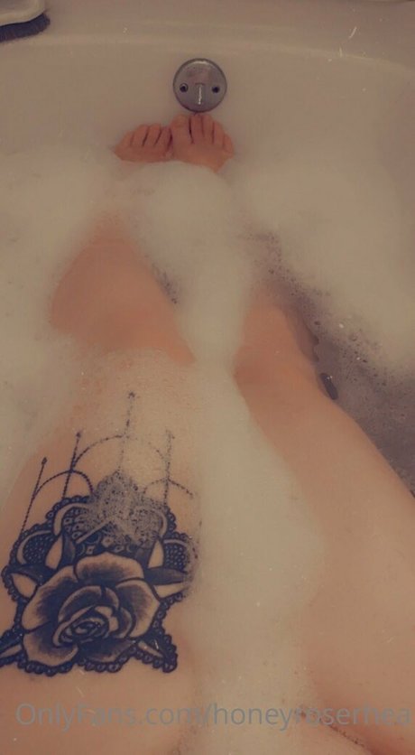 honeyroserhea ポルノスター 裸 写真