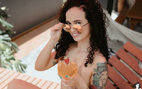 Mari Curly Suicide スター 画像