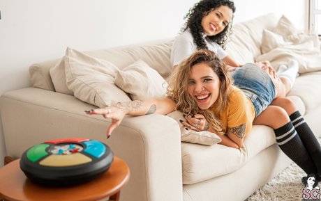 Mari Curly Suicide セクシーなスター アーカイブ