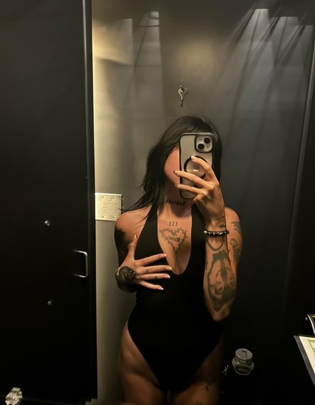 luciferisfemale セックスモデル 写真