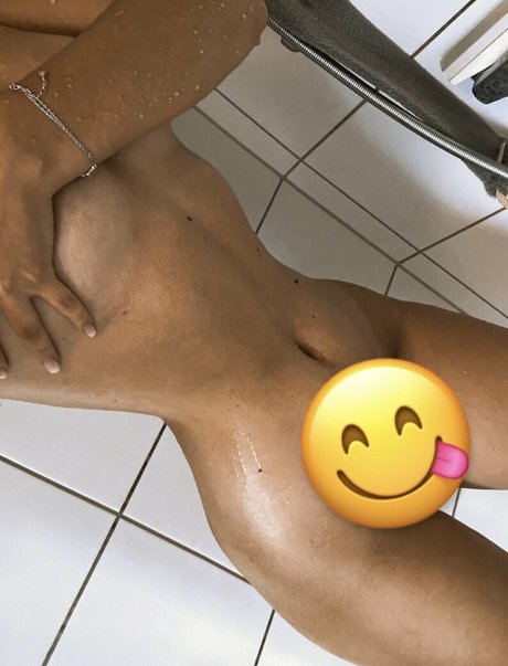 Lara Benjamina アート女優 写真
