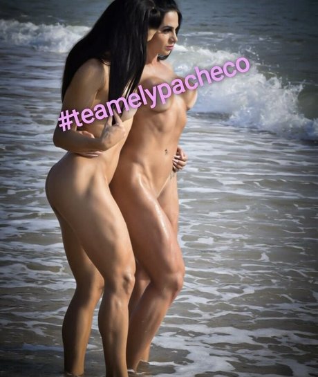 Valeria Pacheco ポルノモデル 写真