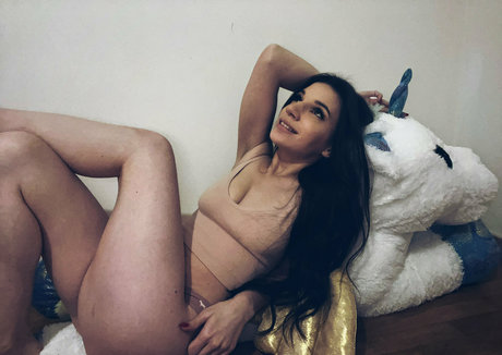 dreamheli エロティック女優 写真