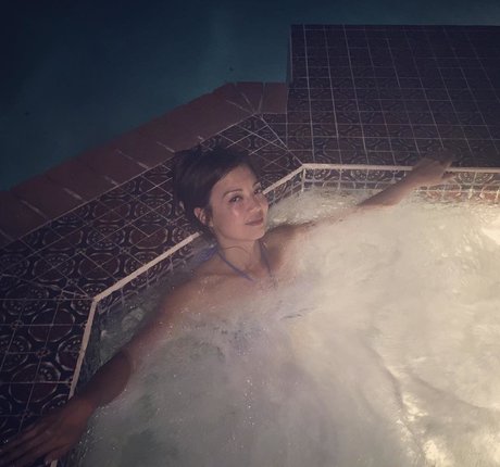 Ming Na Wen ポルノスター 写真