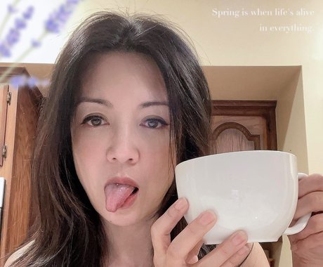 Ming Na Wen ポルノスター 写真