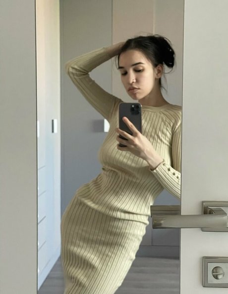 Kamilla Karieva ポルノモデル アーカイブ