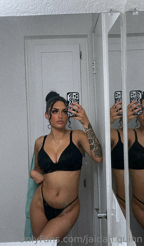 jaidah quinn 裸のスター 写真