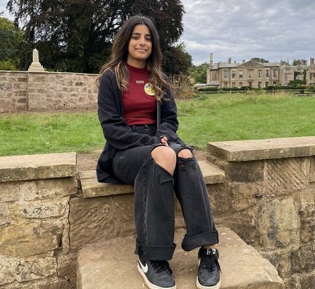 Davina Samra セックスモデル 画像