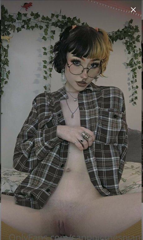 sapphic thespian ポルノスター 裸 画像