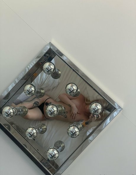 Kittycourty アダルトスター 画像