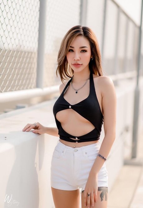 chaly xx セックススター アーカイブ