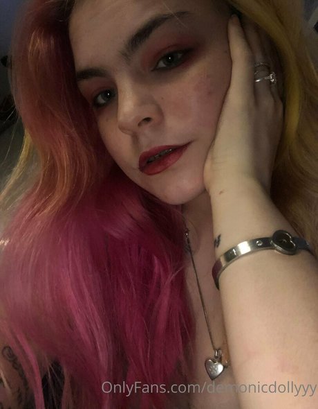 Demonicdollyyy top profile image