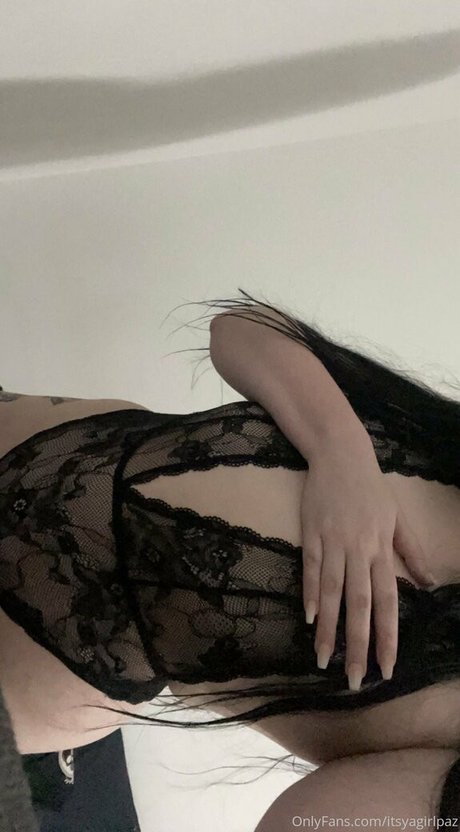 itsyagirlpaz エロティックなモデル ギャラリー