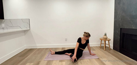 yogawithemily 高品質モデル 画像