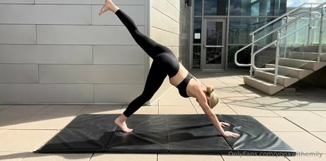 yogawithemily 美しいスター 画像