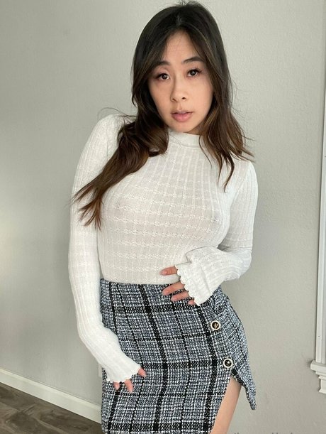 ぽっちゃりアジア人オンリーファンズ セックス 画像