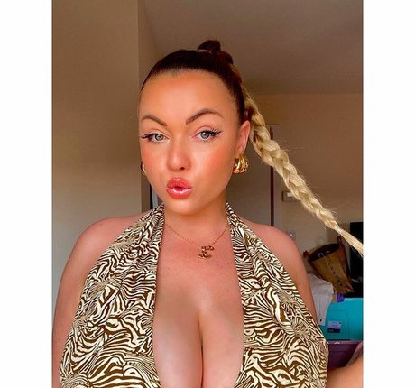 Kendall Rowan xxxスター 写真
