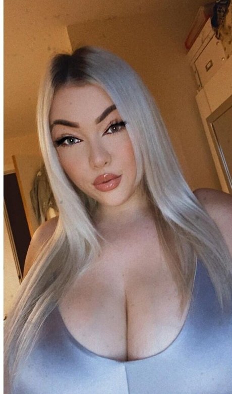 Kendall Rowan 素敵なスター 画像