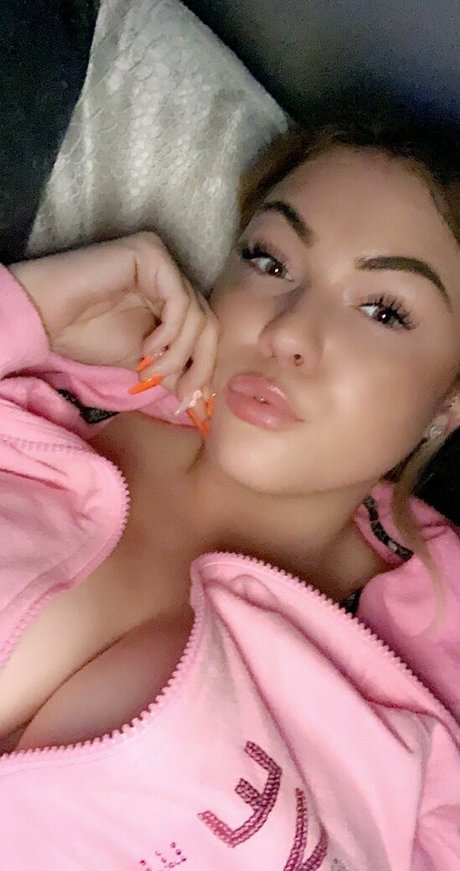 Kendall Rowan 裸のスター 写真