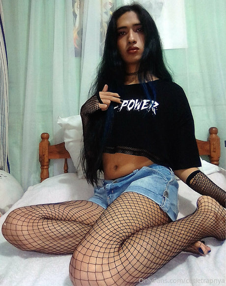 cutietrapnya アダルトモデル 写真