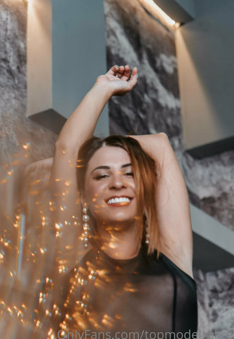 topmodel alice ポルノスター 写真