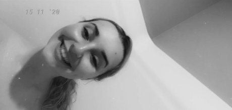 Pixiepie123 セクシーなスター 写真