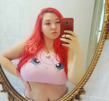 Ariel Vanderberg 高品質のスター 写真