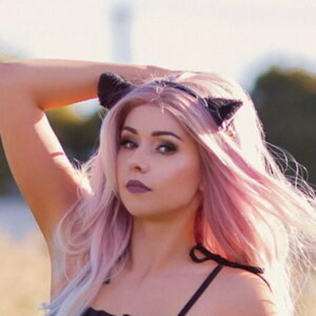 amythunderbolt スター 裸 画像