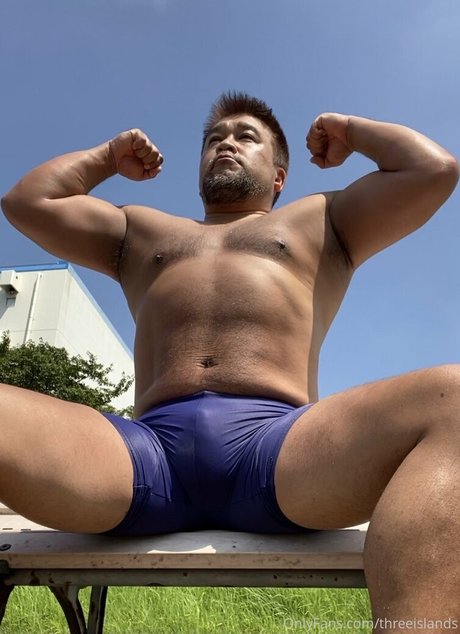 threeislands 独占スター 写真