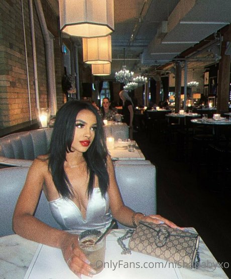 nishababyxo ポルノモデル 写真