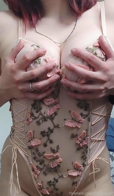 mileygrace07 スター 裸 アーカイブ