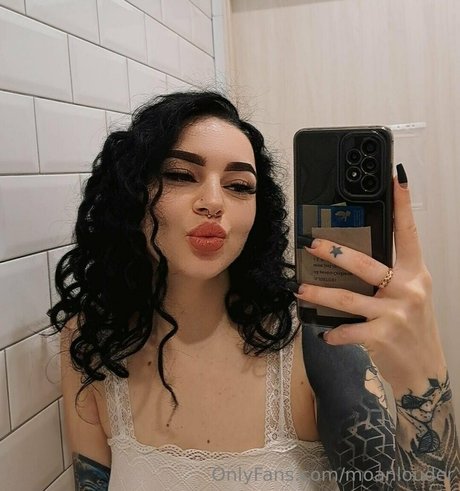 moanlouder 裸のスター 写真