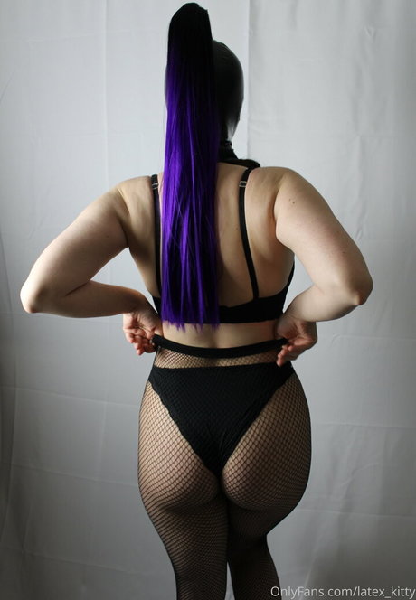 latex kitty エロティックモデル 写真