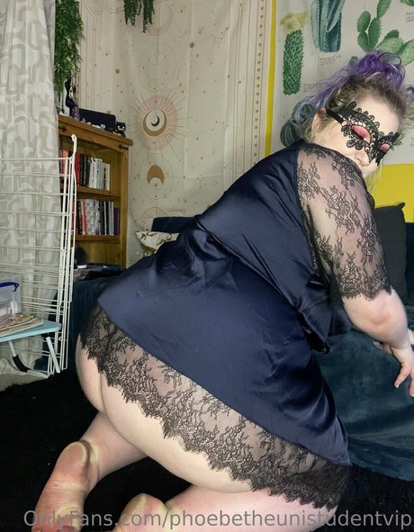 phoebetheunistudentvip ヌード女優 写真
