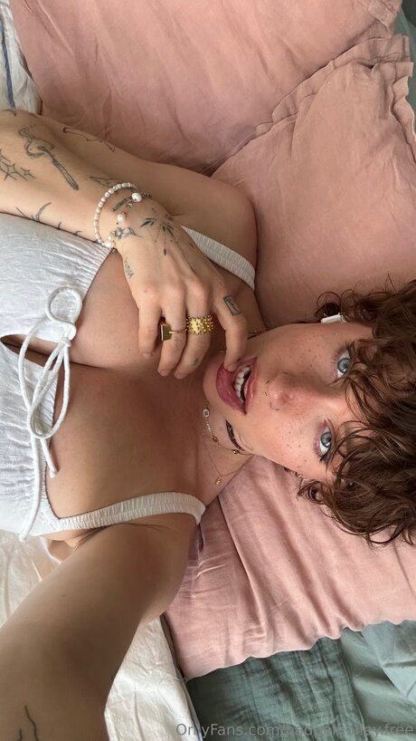 badgalhailey free ポルノモデル 写真