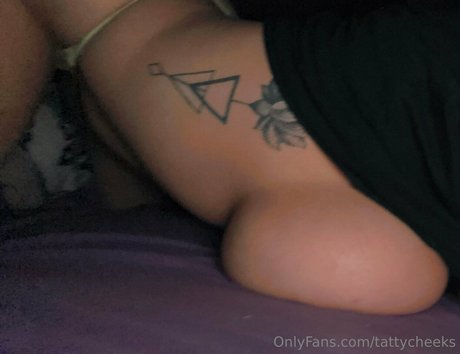 tattycheeks ポルノスター トップ 写真