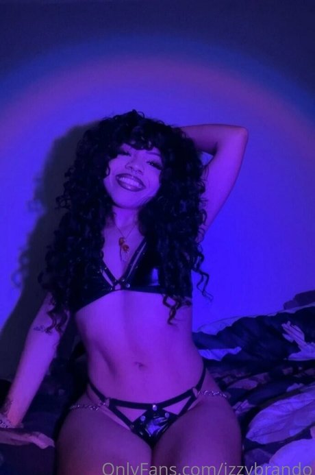 izzykento ヌードのポルノスター 写真