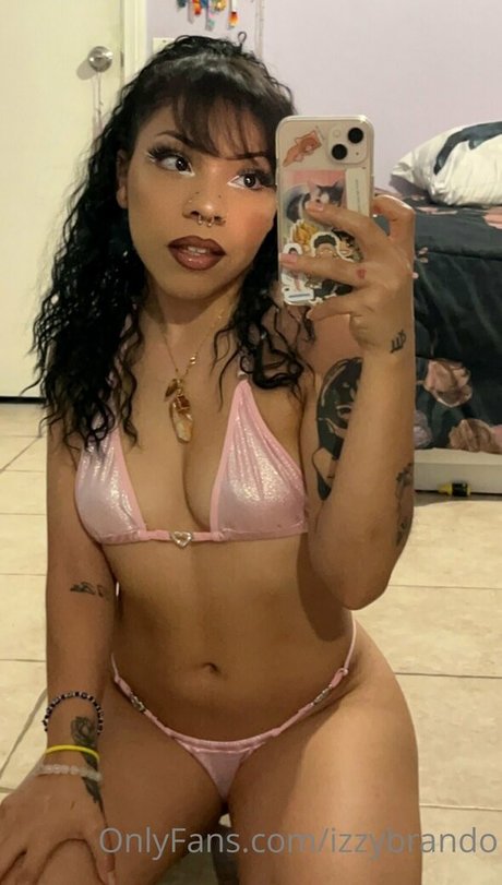 izzykento エロティックなモデル 画像