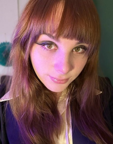 Alix Fembug ポルノスター 画像