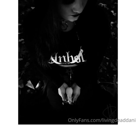 livingdeaddani top profile image