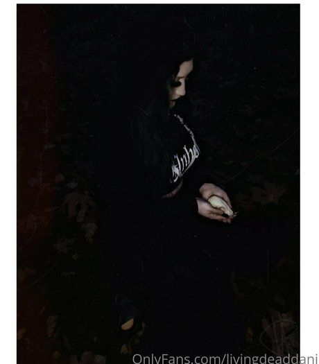 livingdeaddani 限定スター 画像